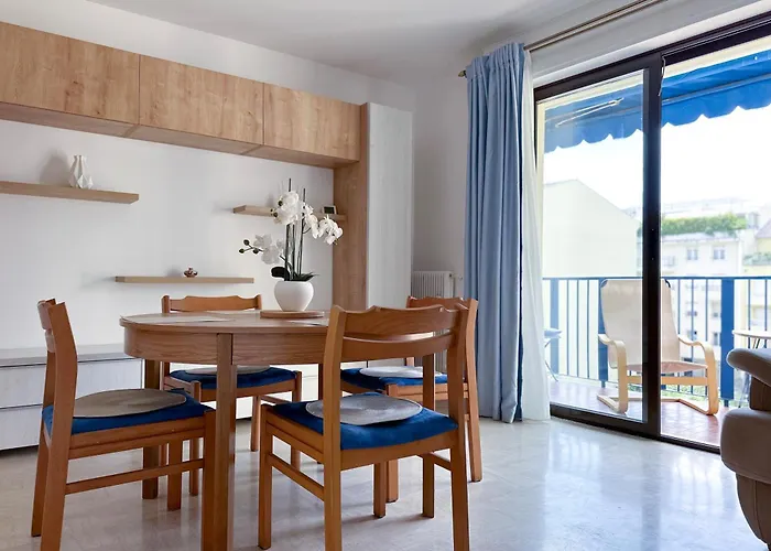 Appartamento Poincare 3 - Proche Calme Et Rénové à Juan Les Pins